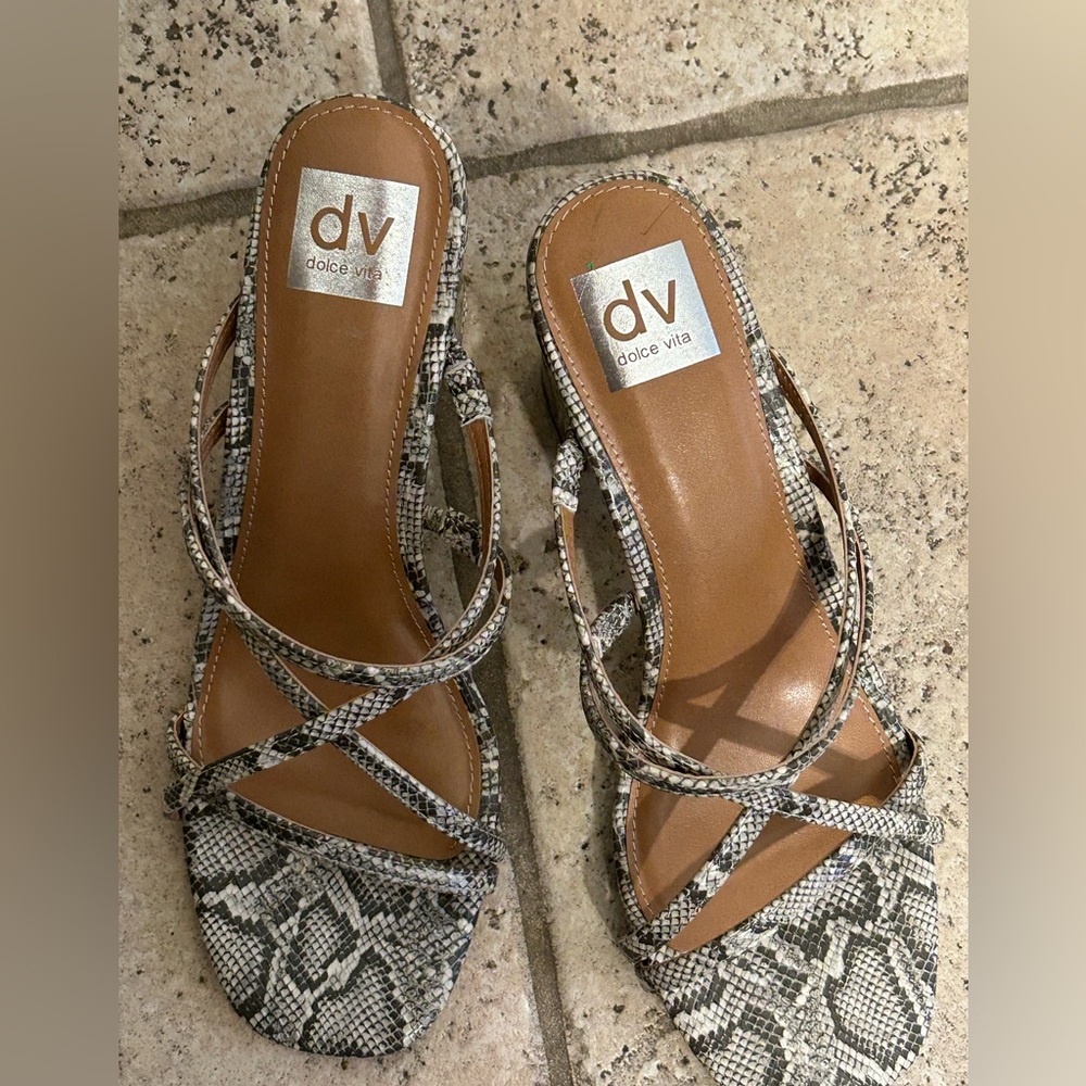 Dolce Vita Snake Print Hinx Block Heel Sandals size 8.5 NWOB